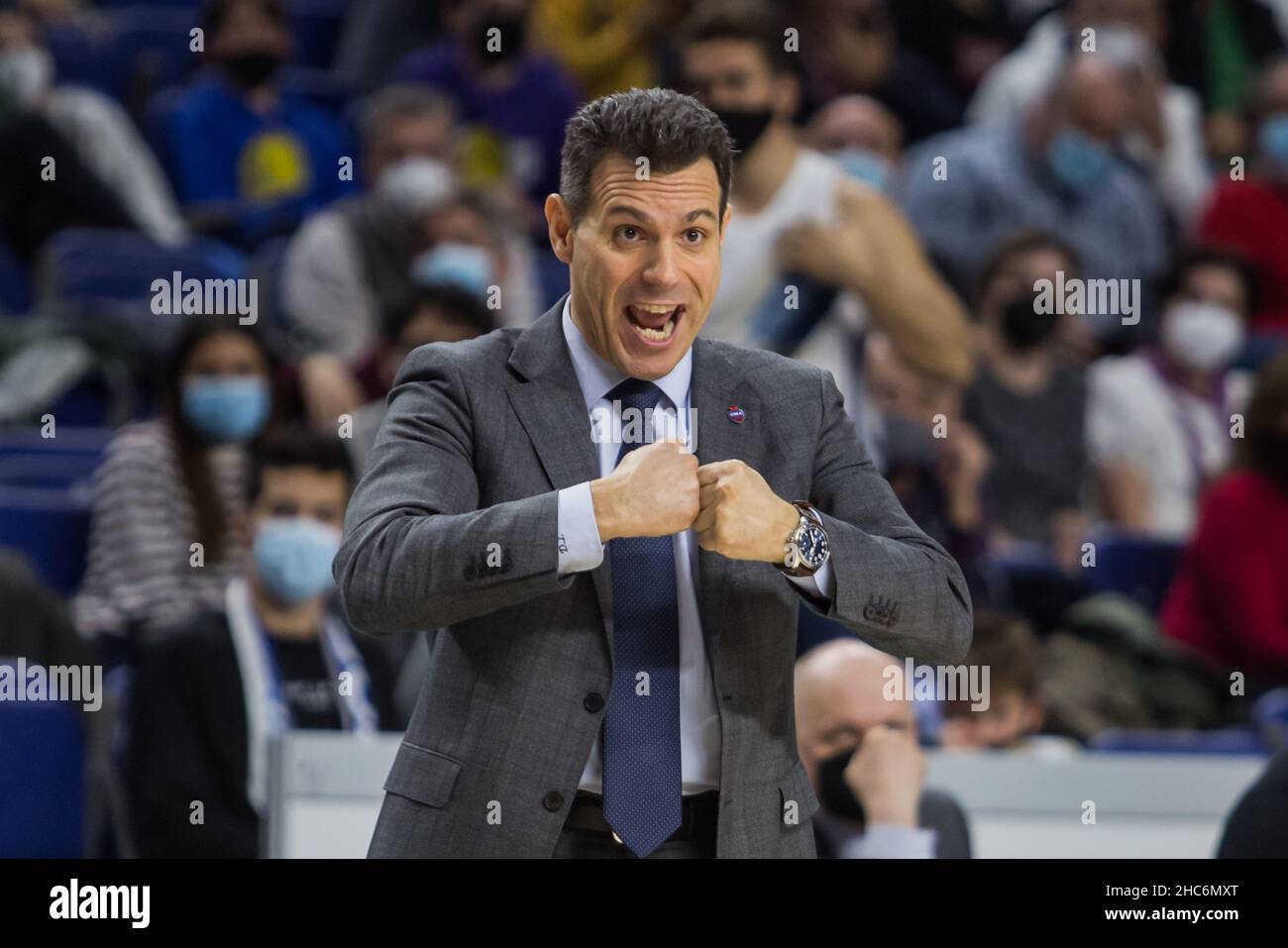 Madrid, Spagna. 23rd Dic 2021. Dimitris Itoudis durante la vittoria del Real Madrid sulla CSKA Mosca (71 - 65) nella stagione regolare Eurolega della Turkish Airlines (round 17) celebrata a Madrid (Spagna) al Wizink Center. Dicembre 23rd 2021. (Foto di Juan Carlos García Mate/Pacific Press/Sipa USA) Credit: Sipa USA/Alamy Live News Foto Stock