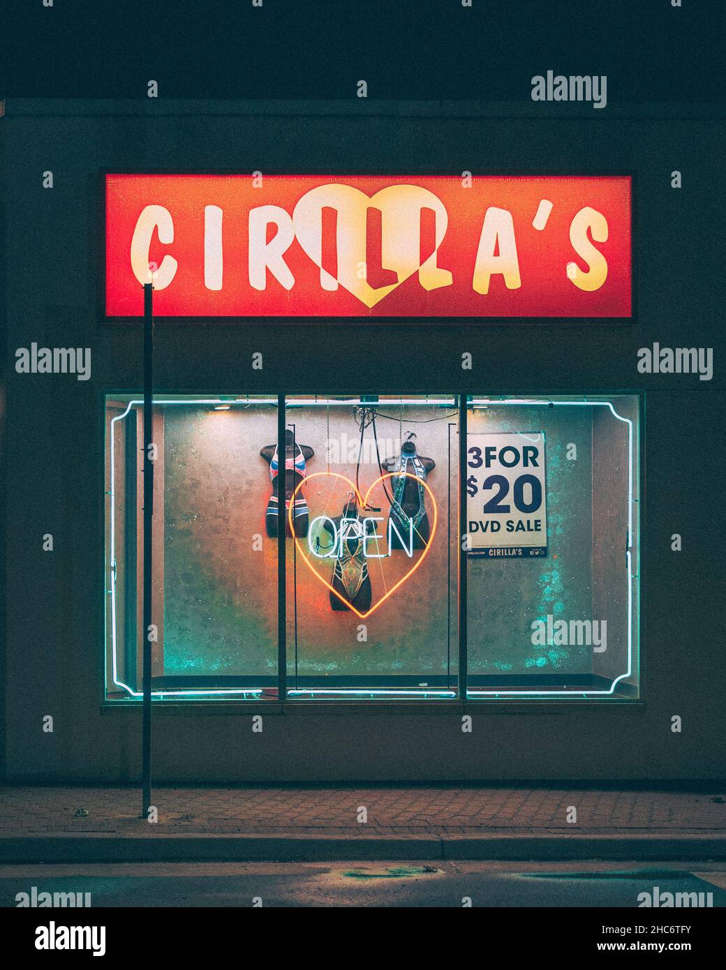 Insegna Cirallas di notte, a Ferndale, vicino a Detroit, Michigan Foto Stock