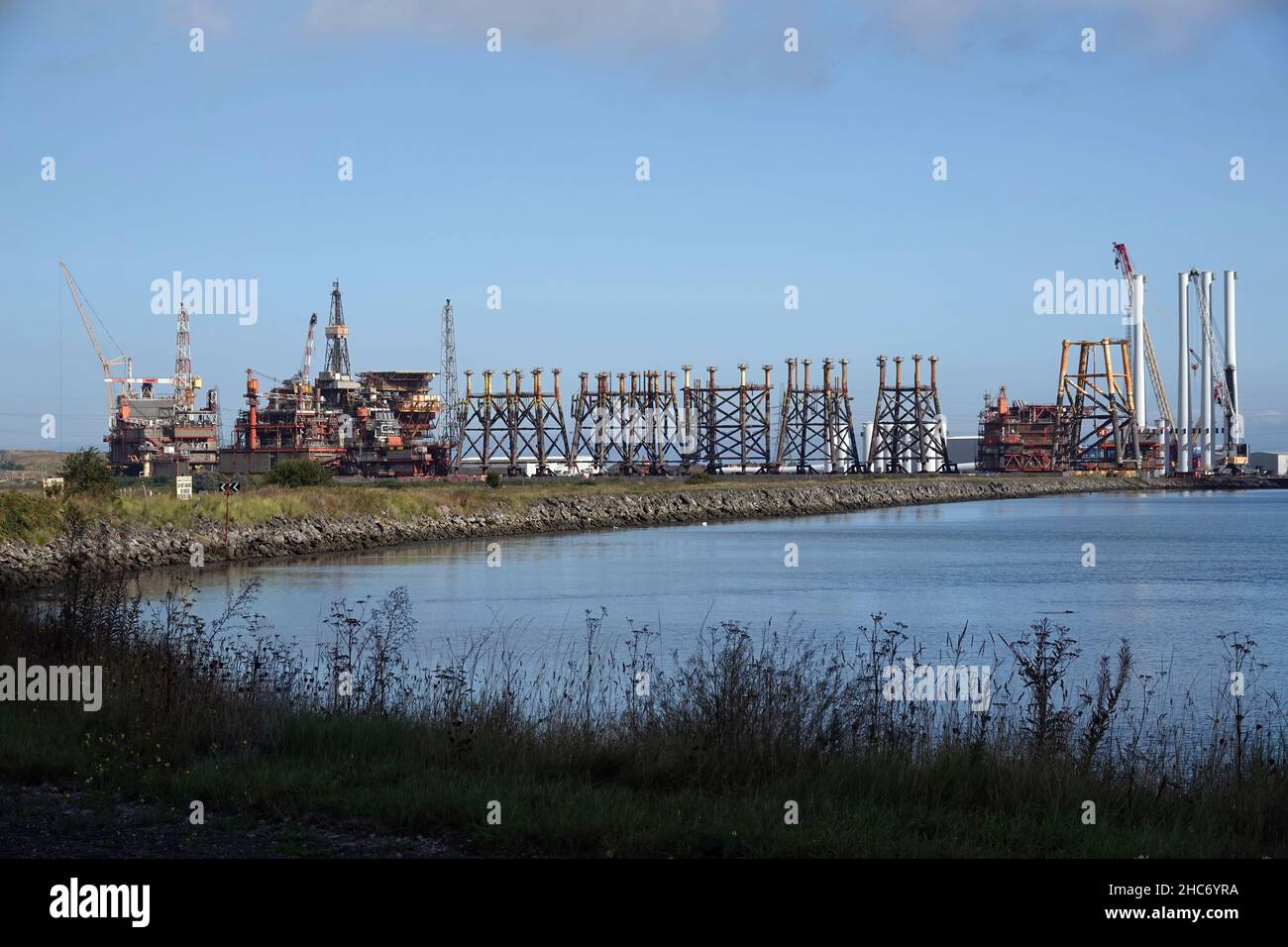 La piattaforma di petrolio e gas Brent Alpha è stata smantellata presso il porto di Aable Seaton, Hartlepool, nel Regno Unito Foto Stock