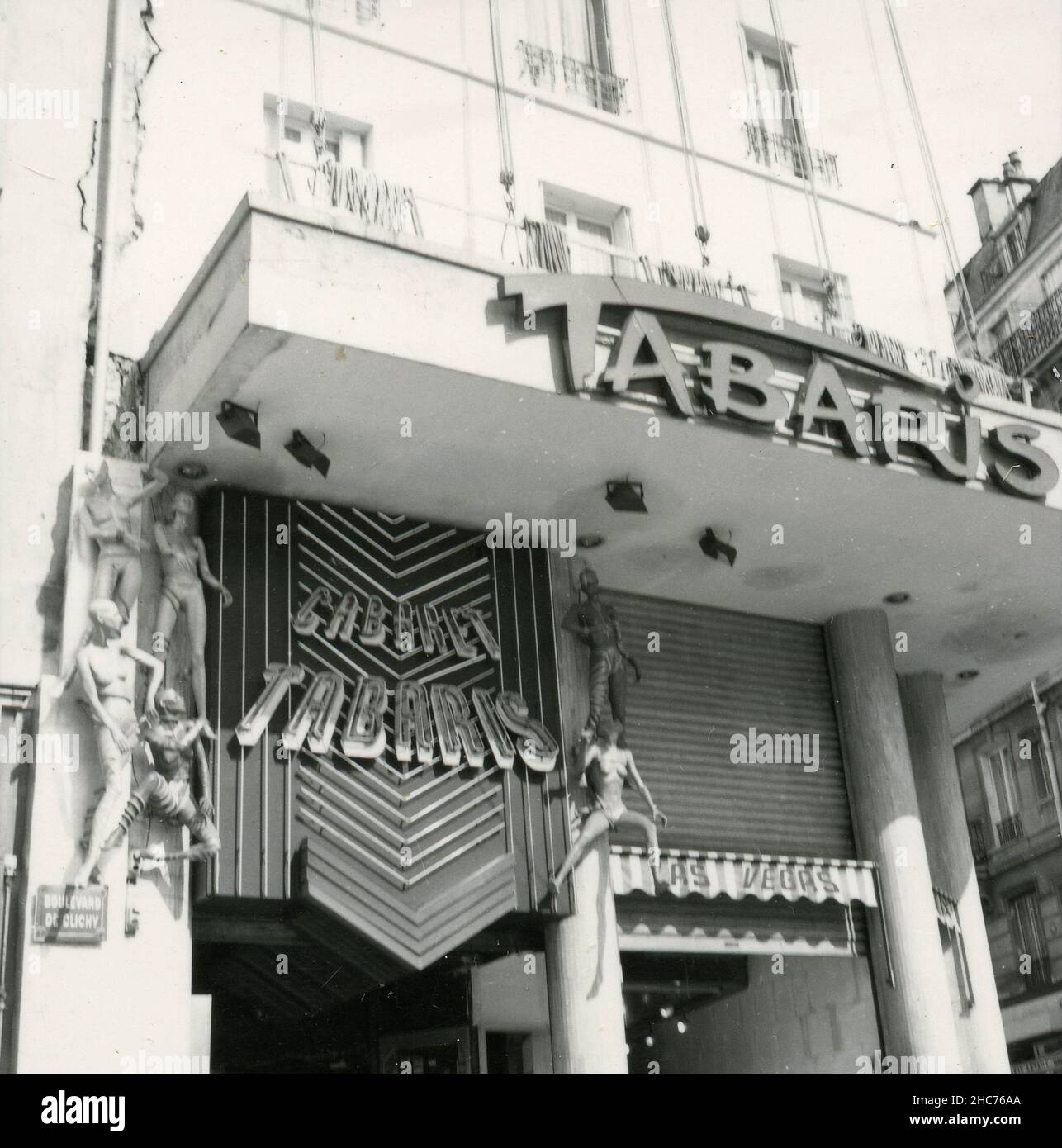 Vista dell'ingresso di Cabaret Tabaris, Parigi, Francia 1970s Foto Stock