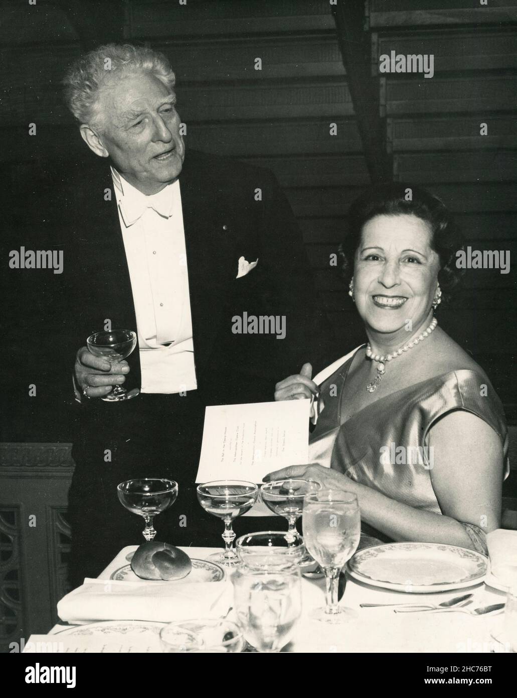 Tenore operistico italiano Giovanni Martinelli e cantante lirica spagnola Lucrezia Bori, USA 1940s Foto Stock