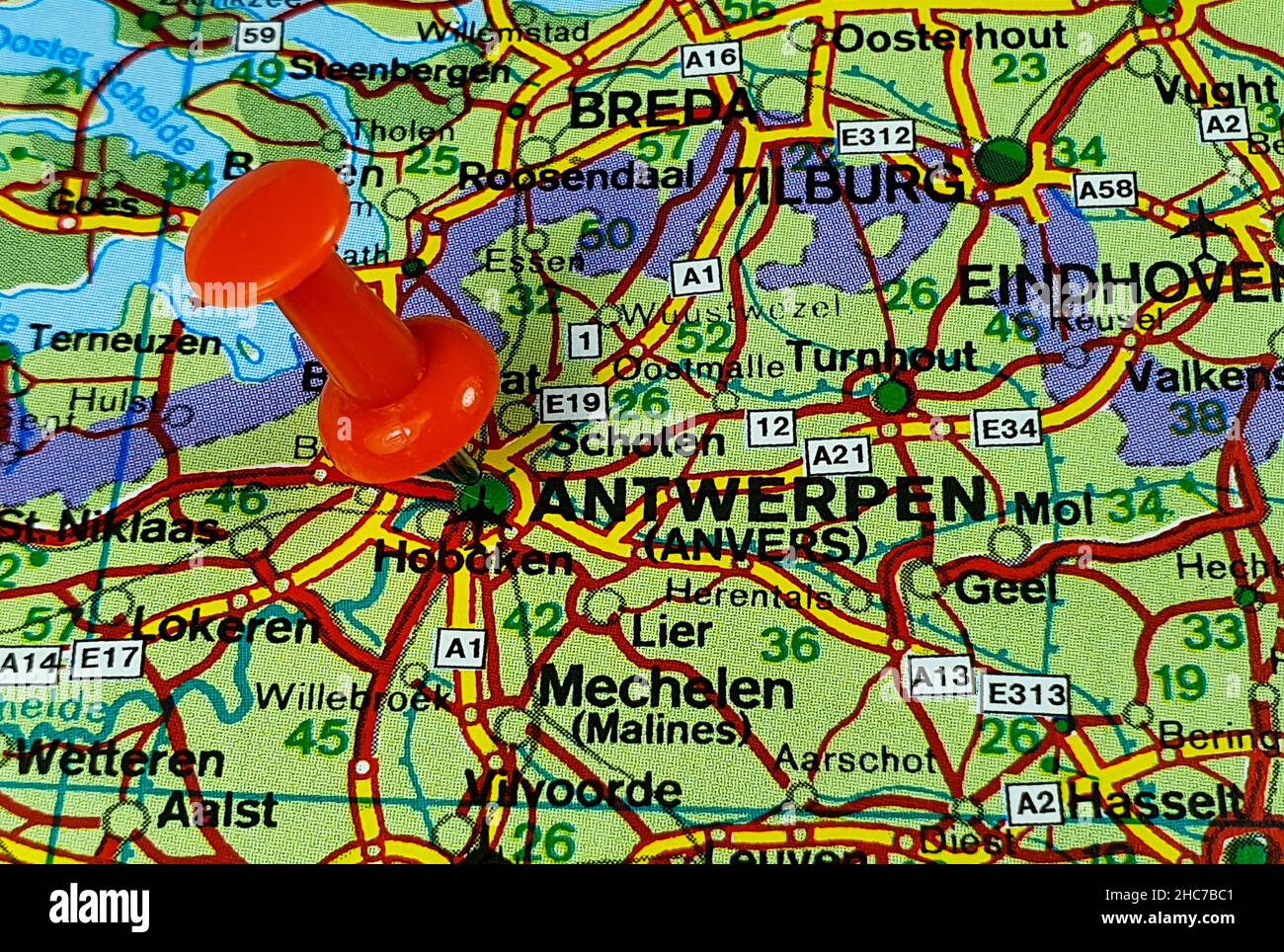 Pin indica la città di Anversa in Belgio su una mappa Foto Stock