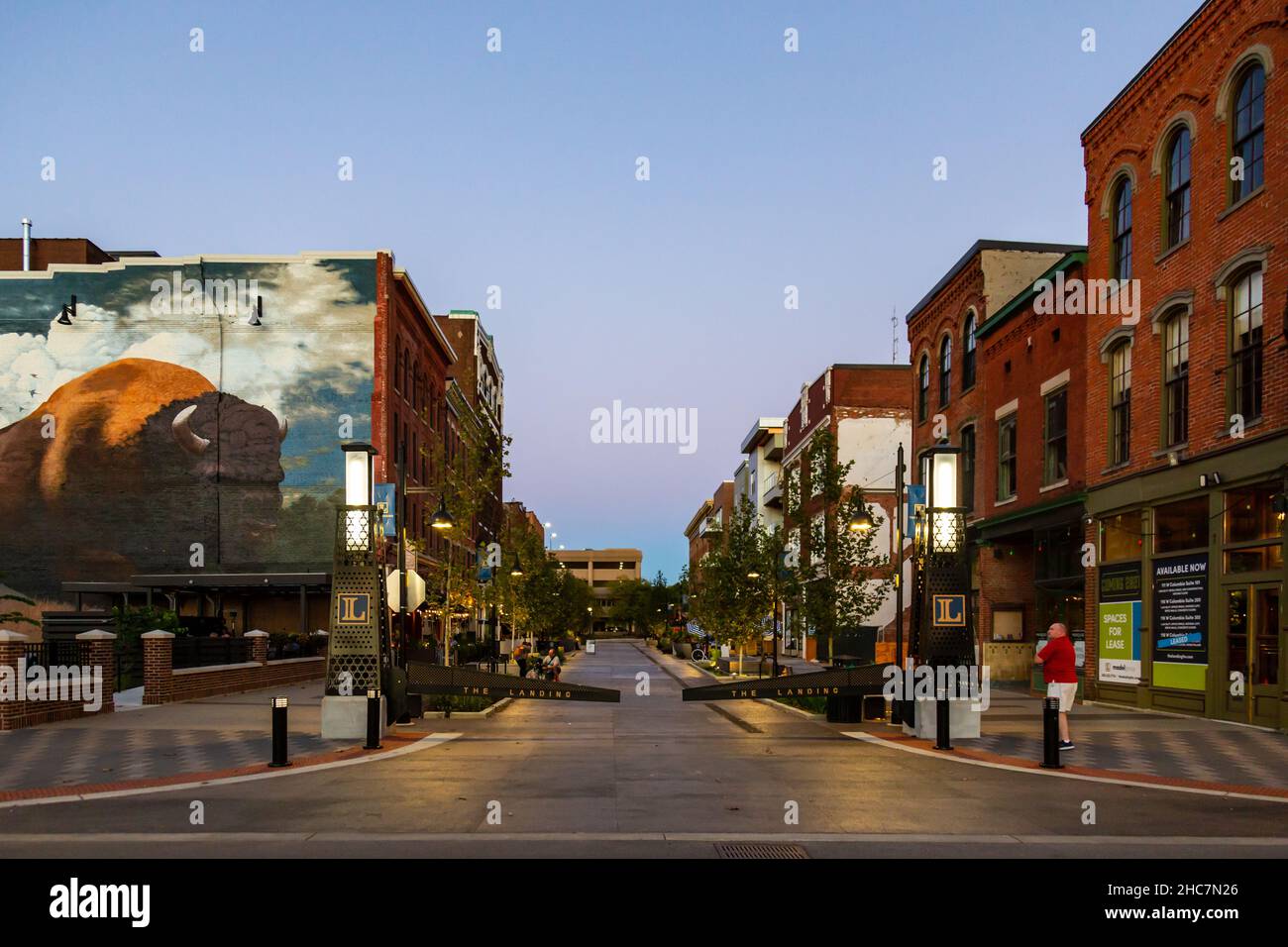 "The Landing" in West Columbia Street nel centro di Fort Wayne, Indiana, USA. Foto Stock