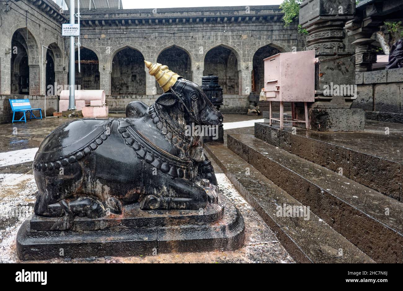Statua di Nandi (Bull) simbolo religioso indù Foto Stock