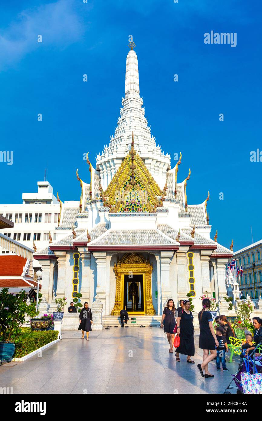 Santuario della colonna della città di Bangkok (Lak Mueang) nel distretto di Phra Nakhon di Bangkok, Thailandia Foto Stock