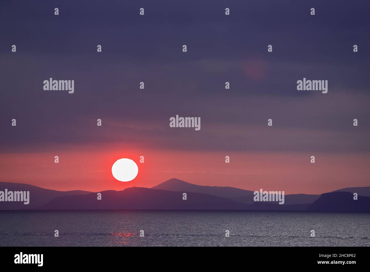 Tramonto sulle montagne della penisola di Dingle, Contea di Kerry, Irlanda Foto Stock