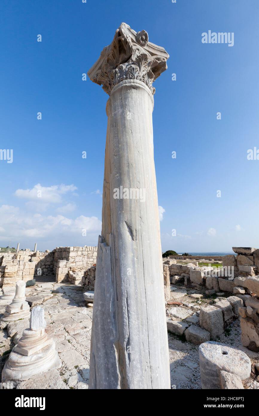 Le rovine del tempio di Kourion, antica città-stato greca sulla costa sud-occidentale di Cipro, Mediterraneo orientale Foto Stock