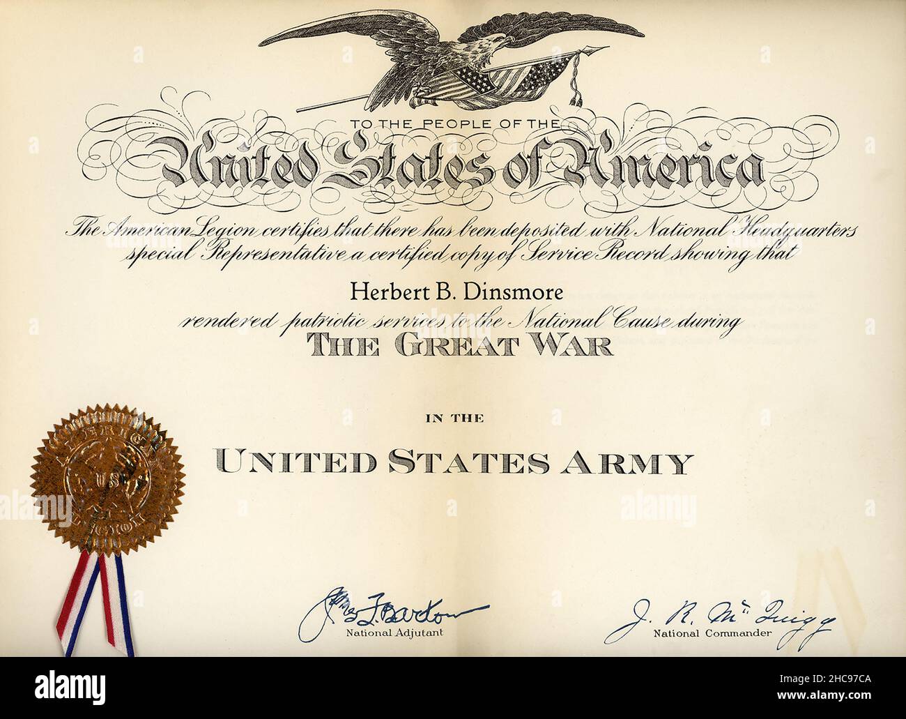 Questa foto mostra un record di servizio incluso in un libro del 1923. È l'avviso record del se4rvice per Herbert B Dinswer, che dice tutto ciò che ha servito nella Grande Guerra, anche conosciuta come prima Guerra Mondiale Foto Stock