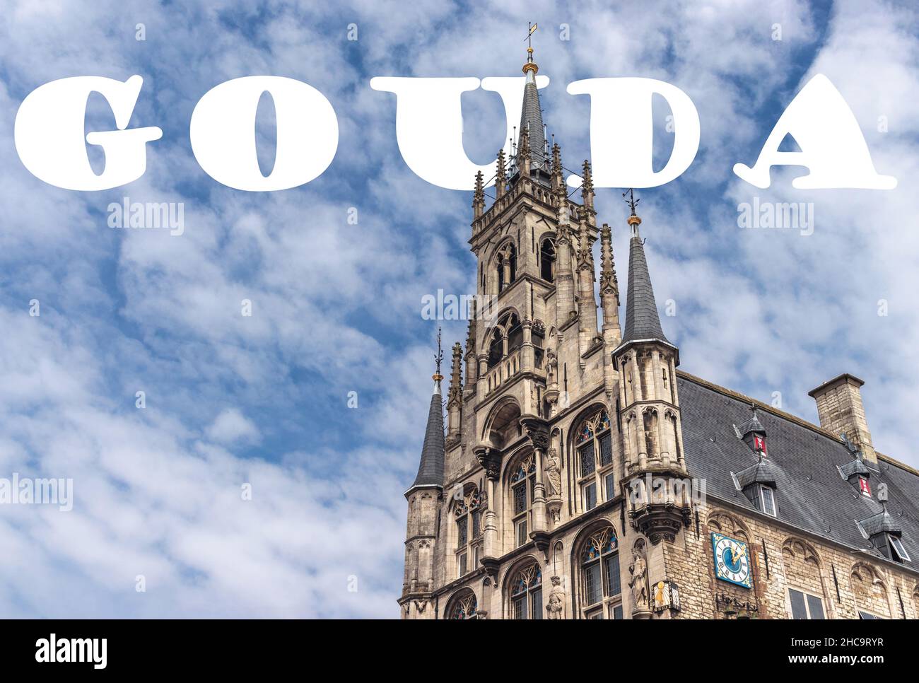 Soleggiata città aerea estiva di Gouda, capitale del formaggio in Olanda Foto Stock