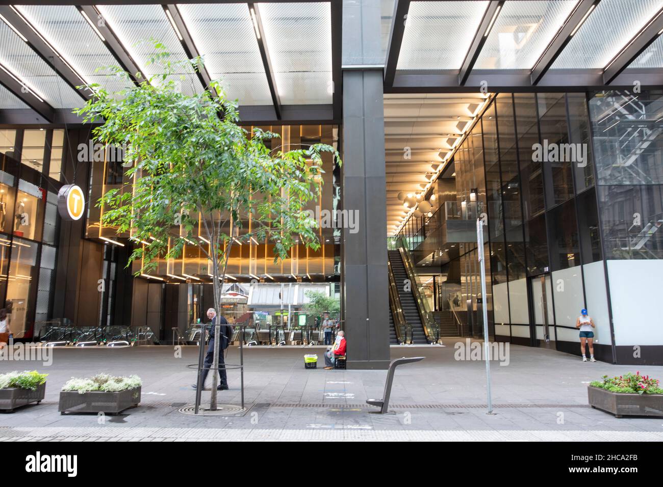 I giorni di traino prima del giorno di Natale e la stazione Wynyard nel centro di Sydney molto tranquilla a causa dei casi crescenti covid omicron in NSW, Australia Foto Stock