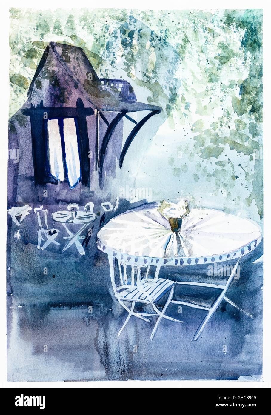 paesaggio verticale con tavolo rotondo esterno in giardino vicino casa di campagna in estate sera disegnata a mano da acquerelli su carta bianca testurizzata Foto Stock