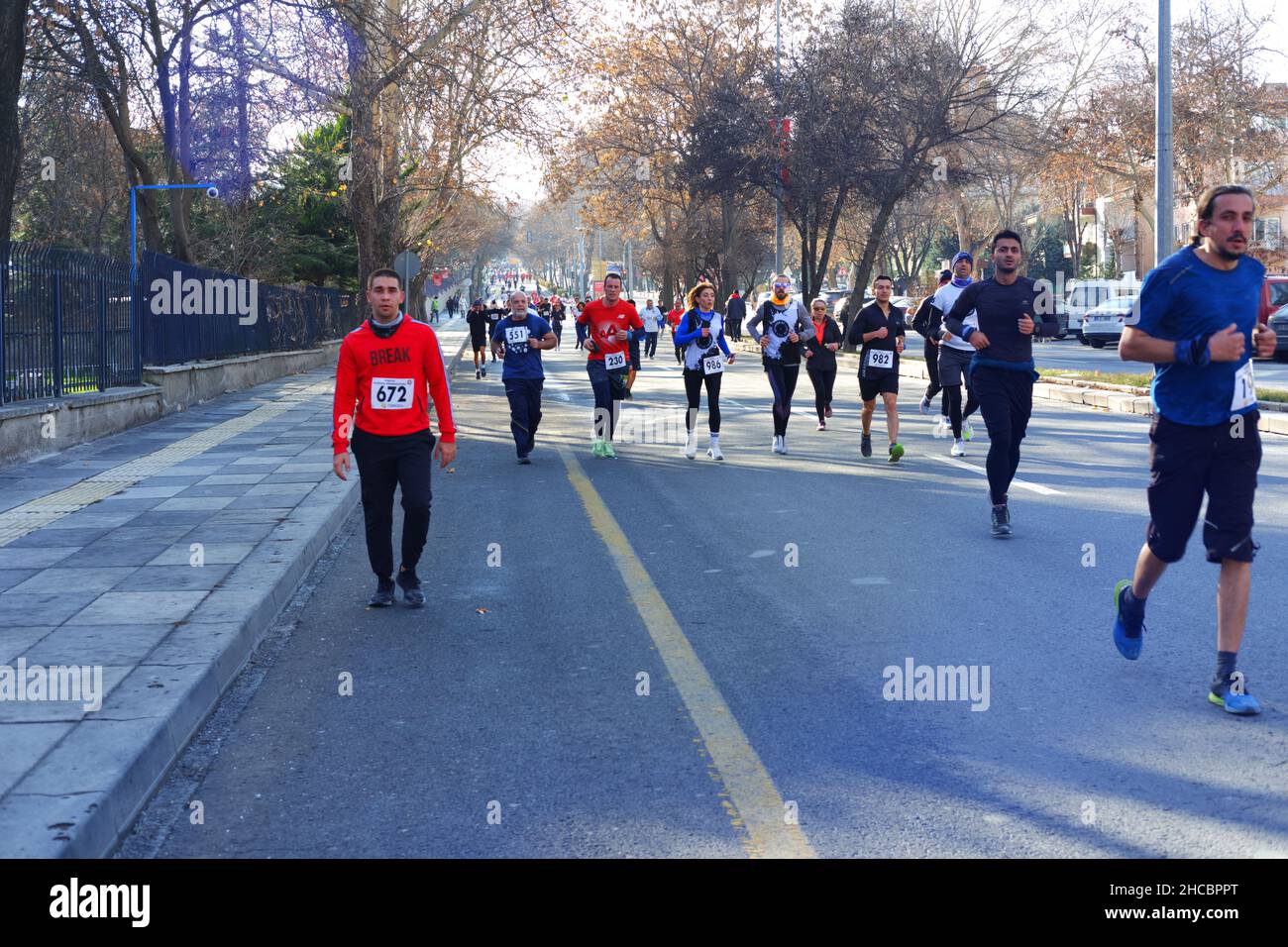 Ankara, Turchia. 27th Dic 2021. 'Ataturk Kosusu° Run per onorare l'arrivo di Ataturk ad Ankara tenuto da volontari cittadini Credit: Del Calle/Alamy Live News Foto Stock