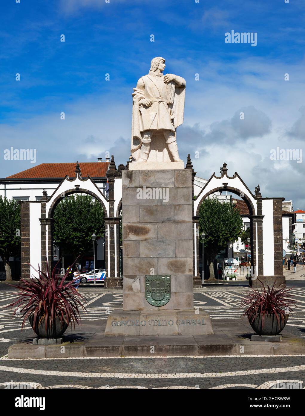 Portogallo, Azzorre, Ponta Delgada, Monumento di Goncalo Velho Cabral - esploratore e comandante in Ordine militare di Cristo Foto Stock