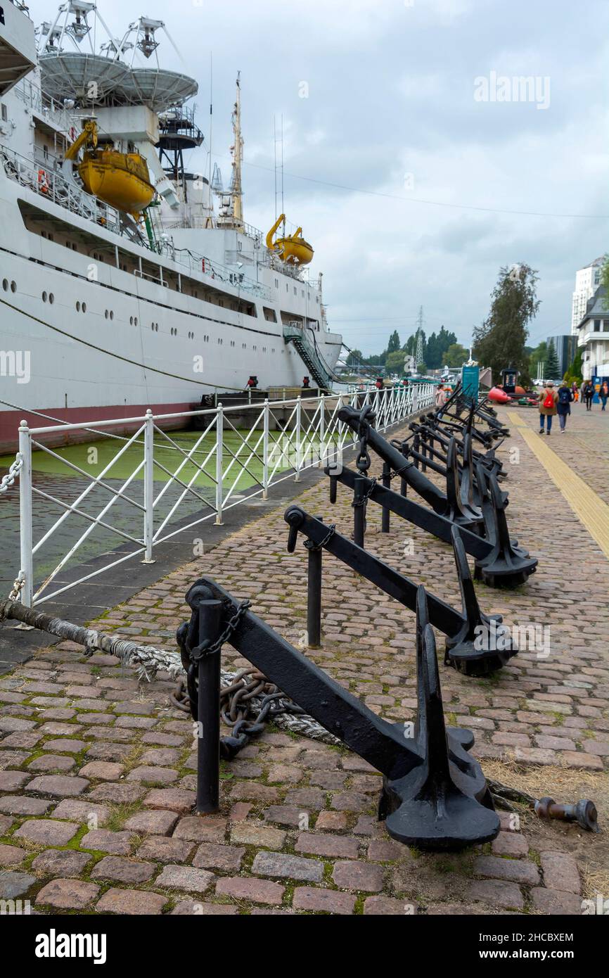 Kaliningrad, collezione di ancore nel Museo dell'Oceano Mondiale, regione di Kaliningrad Foto Stock