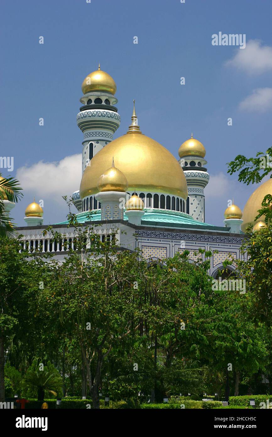 Borneo, Sultanato di Brunei, Bandar seri Begawan, moschea JaME'asr Hassanil Bolkiah. Completato nel 1994. Foto Stock