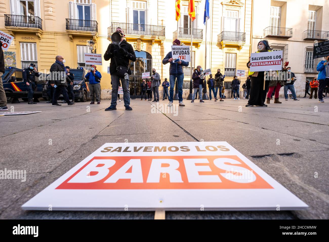 Valencia, Spagna; 21 gennaio 2021: Manifestanti contro le misure contro Covid adottate contro il settore alberghiero dal governo locale. Foto Stock