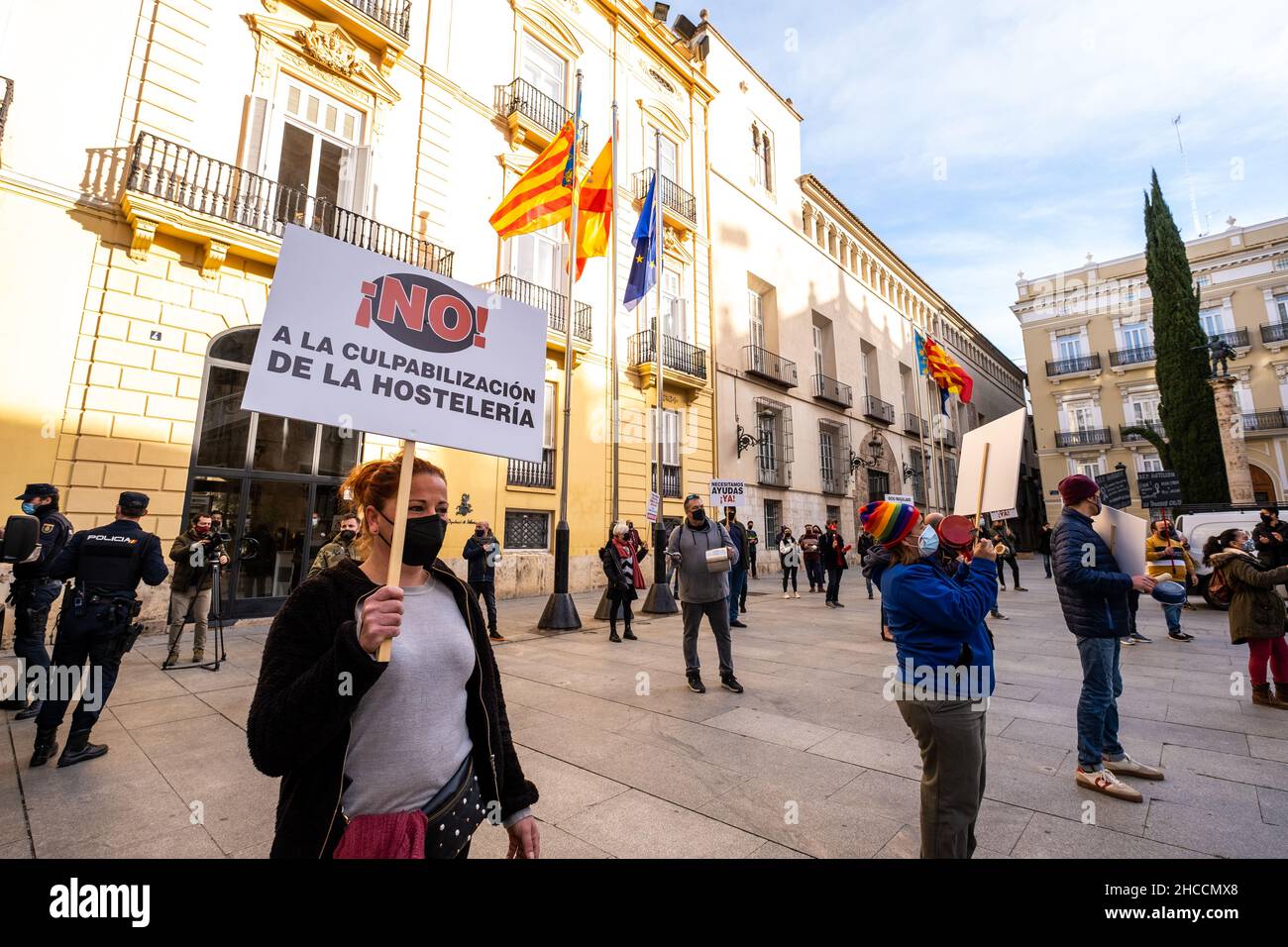 Valencia, Spagna; 21 gennaio 2021: Manifestanti contro le misure contro Covid adottate contro il settore alberghiero dal governo locale. Foto Stock