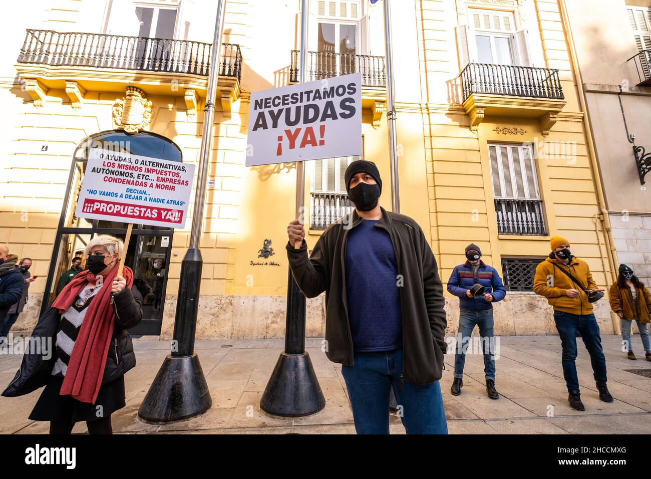 Valencia, Spagna; 21 gennaio 2021: Manifestanti contro le misure contro Covid adottate contro il settore alberghiero dal governo locale. Foto Stock