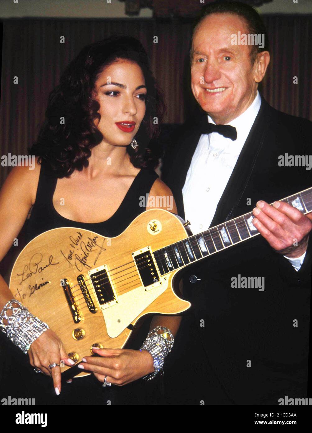 Gloria Estefan Les Paul 1992 Foto di Adam Sculll/PHOTOlink Foto Stock
