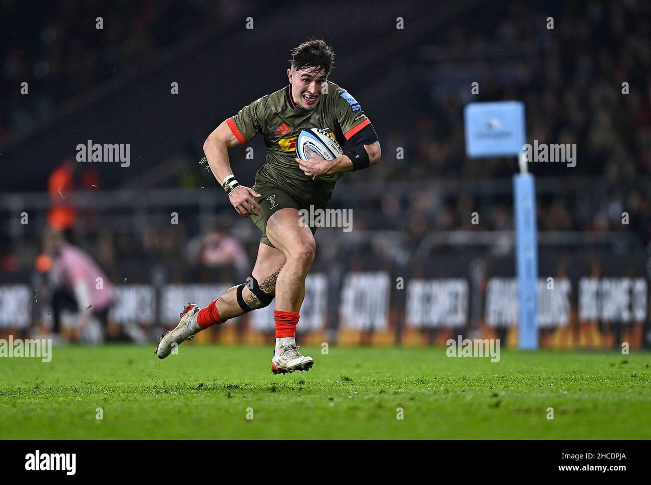 Twickenham, Regno Unito. 27th Dic 2021. Premiership Rugby. Grande gioco 13. Harlequins V Northampton Saints. Stadio di Twickenham. Twickenham. Cadan Murley (Harlequins) sulla corsa. Credit: Sport in immagini/Alamy Live News Foto Stock