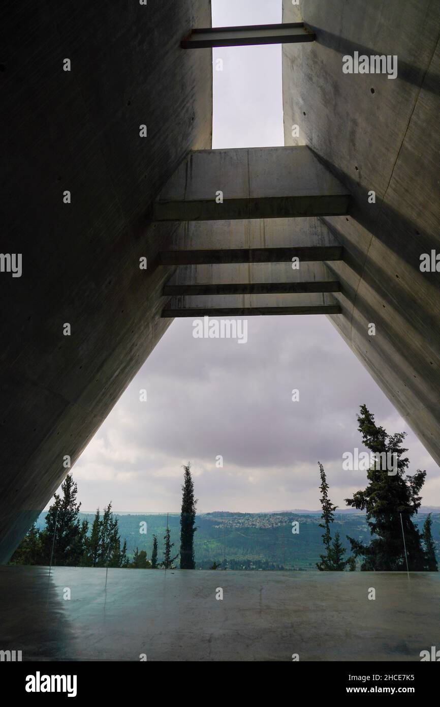 Yad Vashem di Gerusalemme, letteralmente, Memorial e il nome, è il memoriale per i sei milioni di ebrei uccisi durante la Shoah nella seconda guerra mondiale. E una res Foto Stock