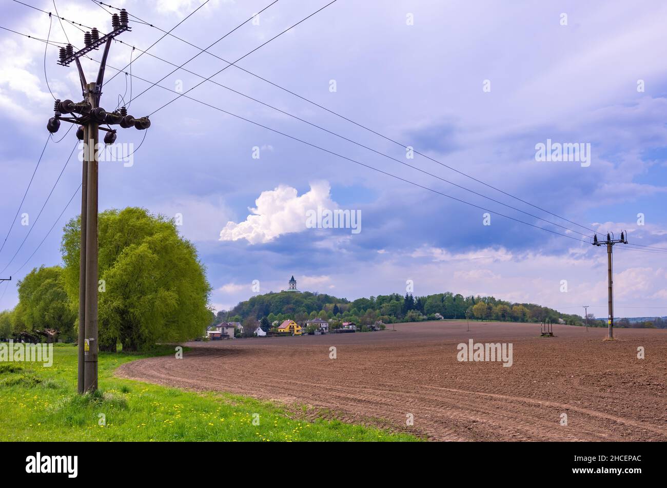 Paesaggio rurale della piccola città di Sobotka e Humprecht Hunting Lodge, Bohemian Paradise (Cesky Raj), Kralovehradecky kraj, Repubblica Ceca. Foto Stock