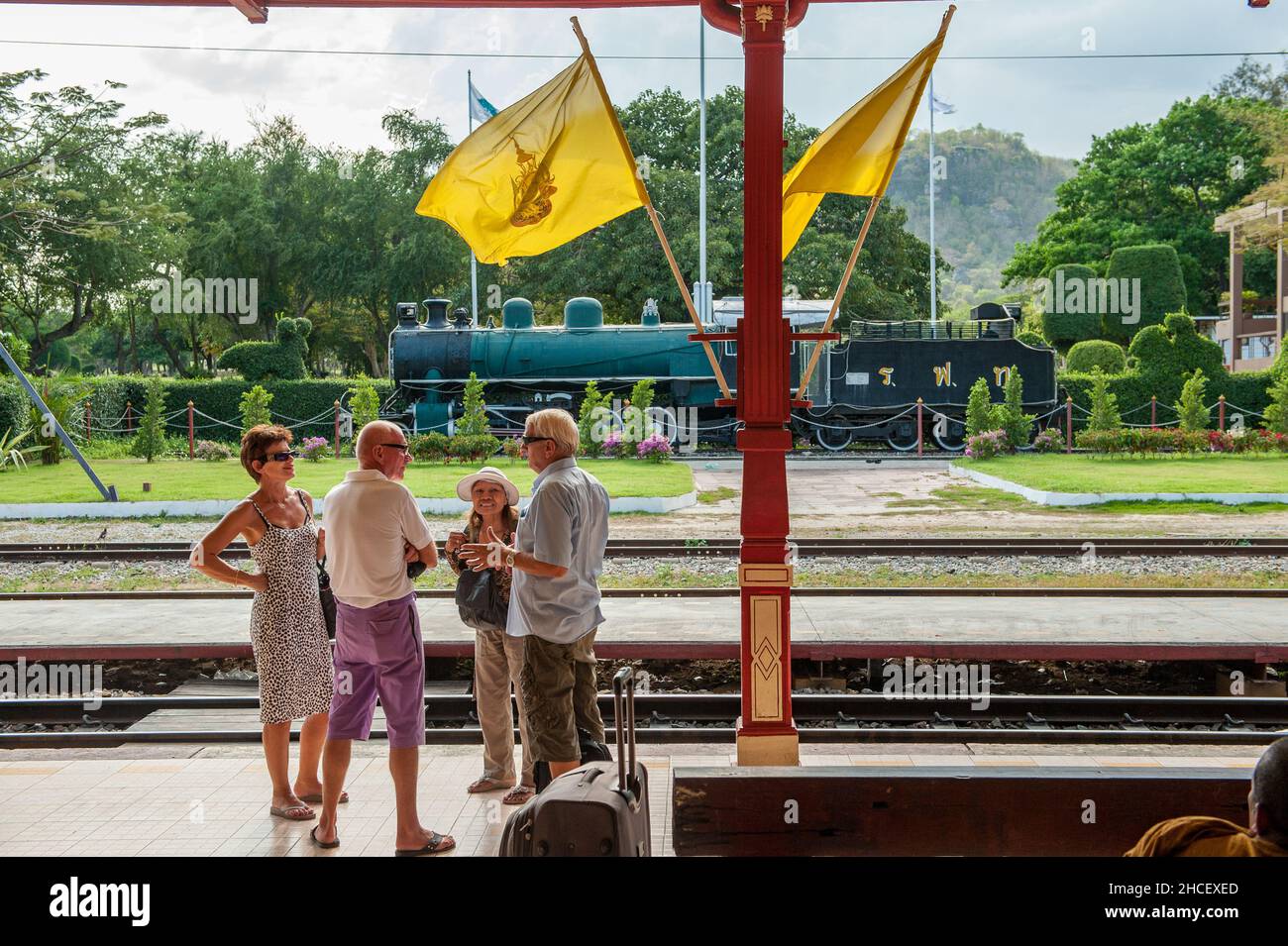 L'iconica stazione ferroviaria di Hua Hin. Hua Hin è un vecchio villaggio di pescatori che è diventato una delle prime e più popolari destinazioni di viaggio in Thailandia. Foto Stock