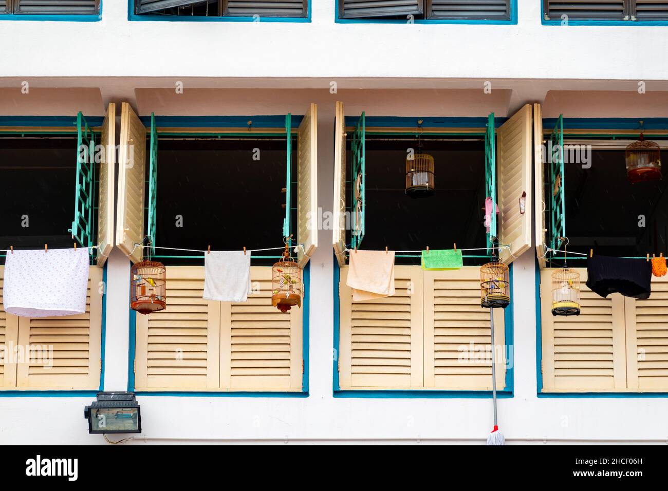 L'esterno del vecchio appartamento residenziale a Singapore Foto Stock