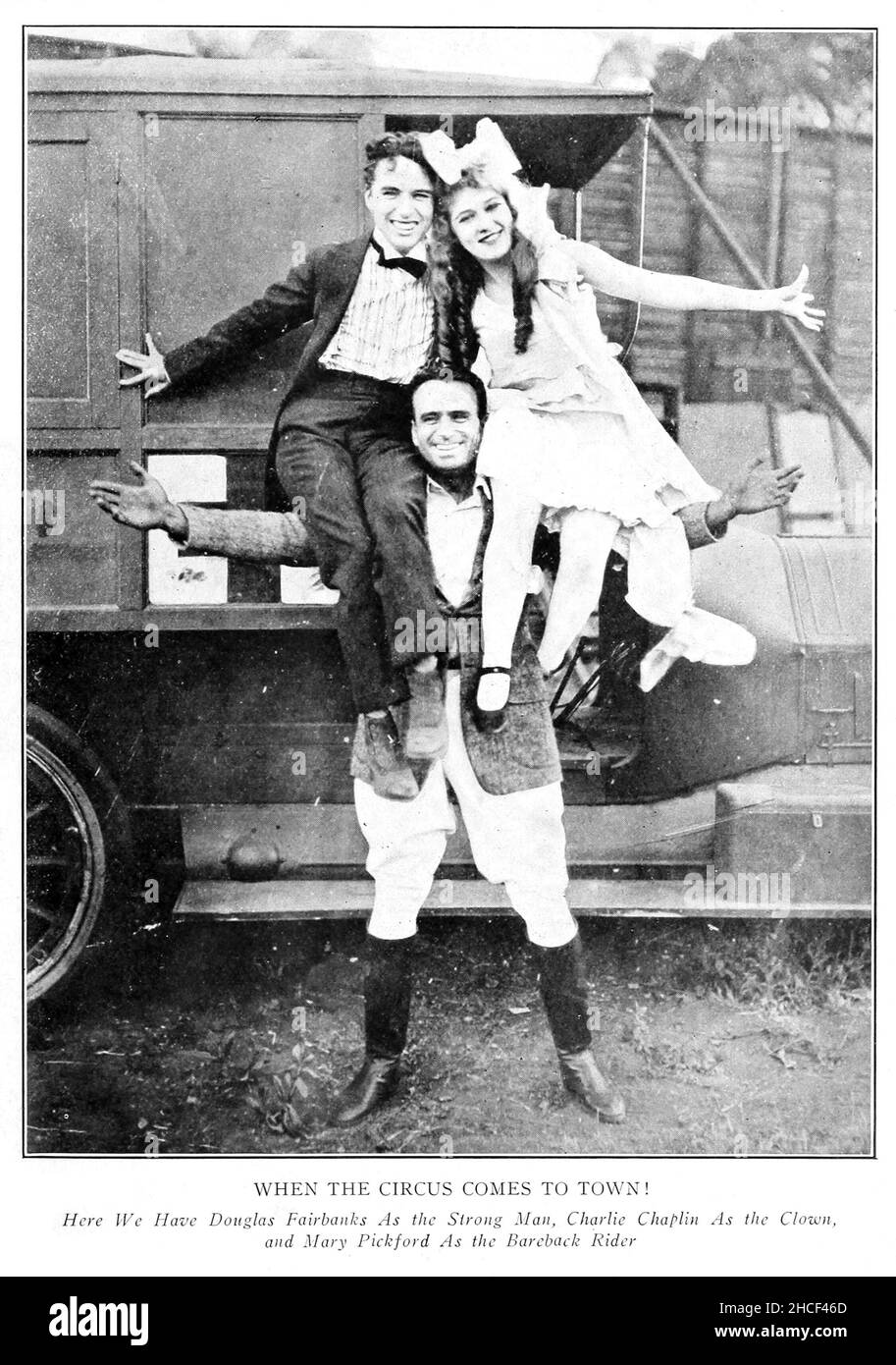 Douglas Fairbanks, Charlie Chaplin, Mary Pickford, quando il Circus arriva a Town-1919. Foto Stock