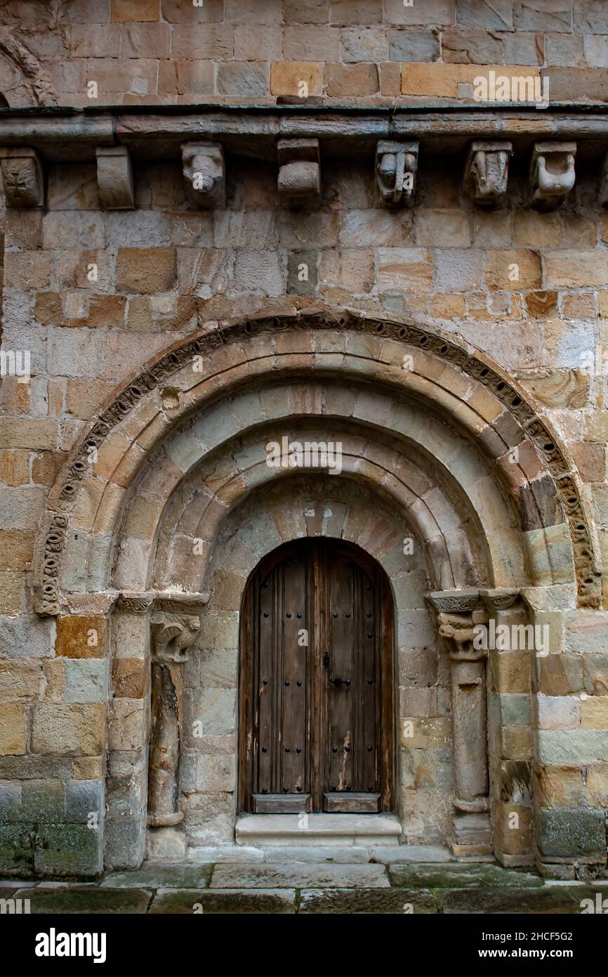 Chiesa romanica di San Cipriano a Bolmir Foto Stock