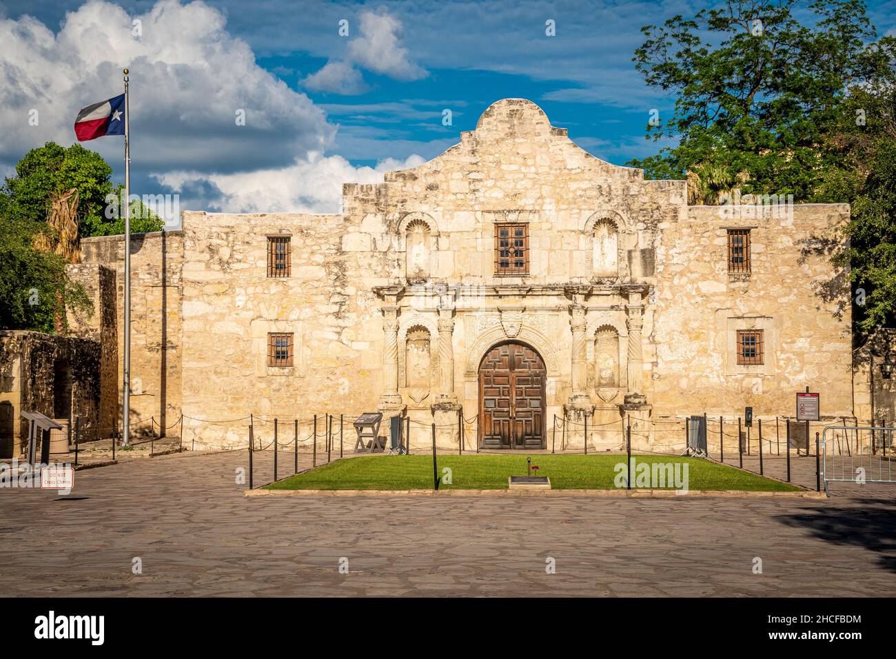 La facciata della Missione di Alamo a San Antonio Foto Stock