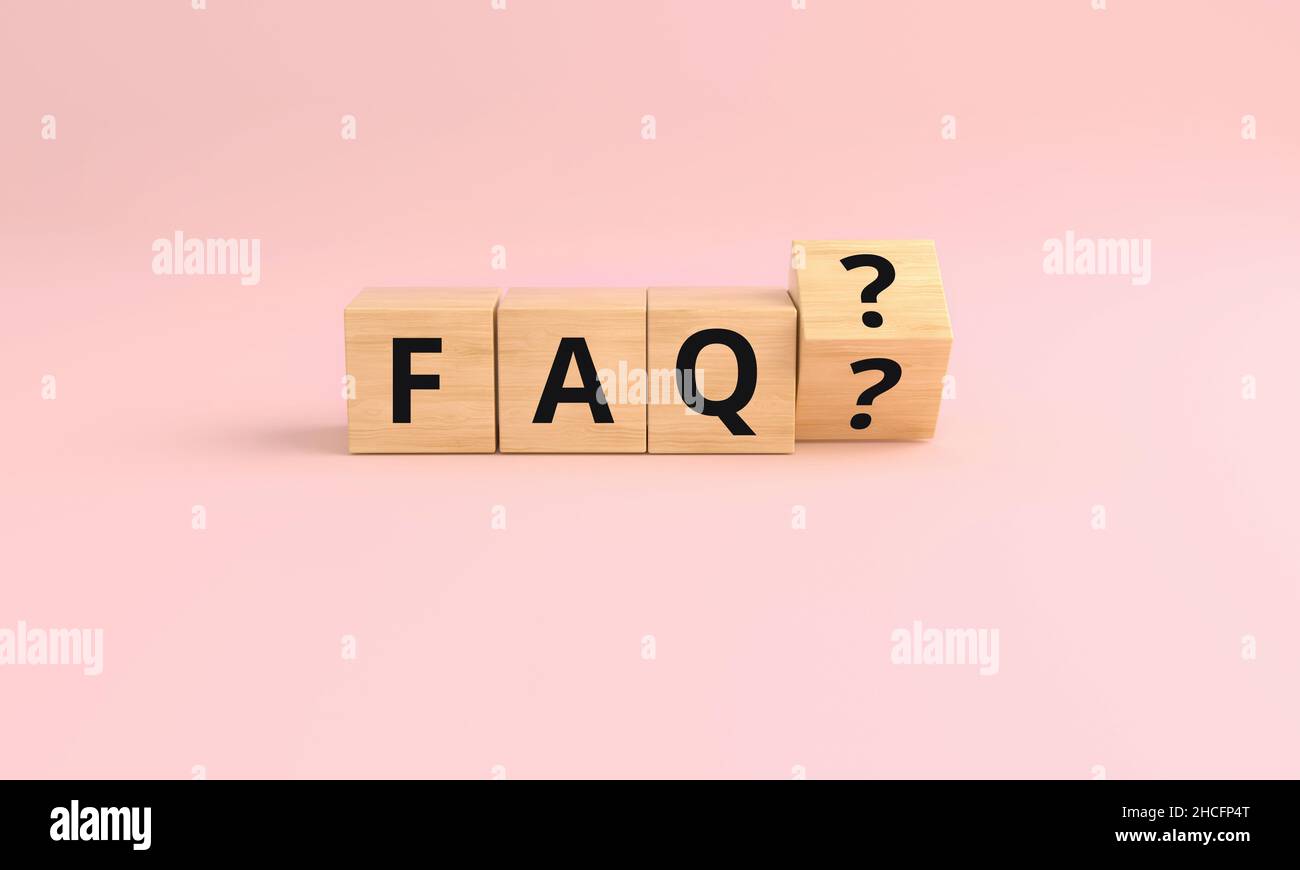 FAQ. Blocco di legno flip over icona? simbolo su sfondo rosa. 3D illustrazione. Foto Stock