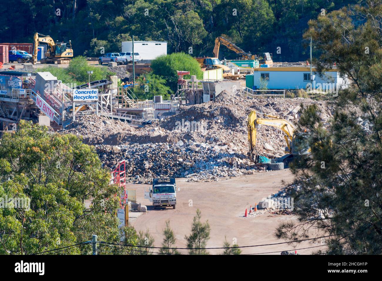 Un mattone di cemento e tegole, impianto di riciclaggio a Kimbriki nel nord di Sydney, Australia Foto Stock