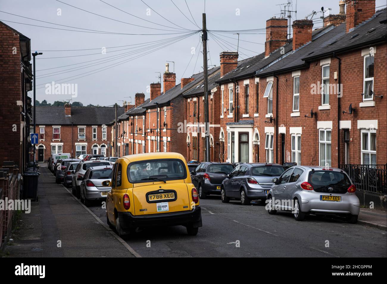 Una strada terrazzata nel centro della città di Rose Hill, Derby, Inghilterra Foto Stock