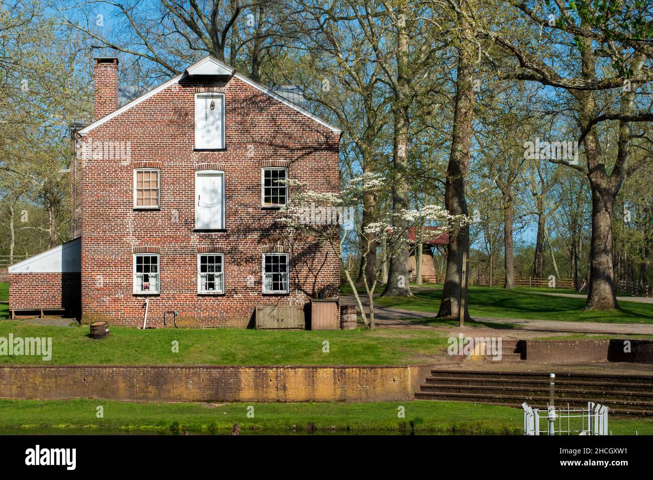 Foto di una casa in mattoni rossi nello storico villaggio di Allaire in Allaire state Park a Farmingdale. NJ Foto Stock