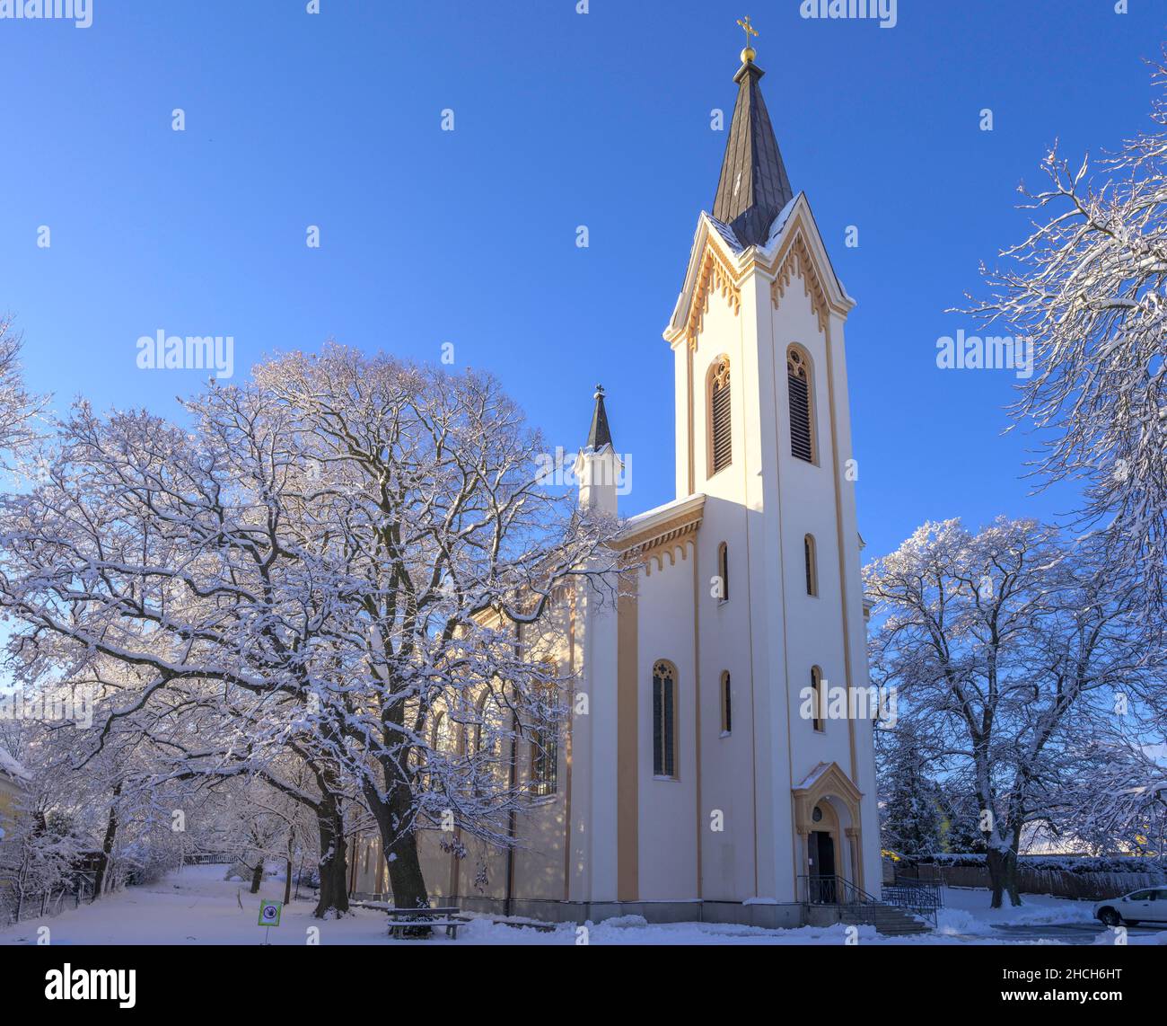 Atmosfera invernale nella chiesa parrocchiale, Piesting, bassa Austria, Austria Foto Stock