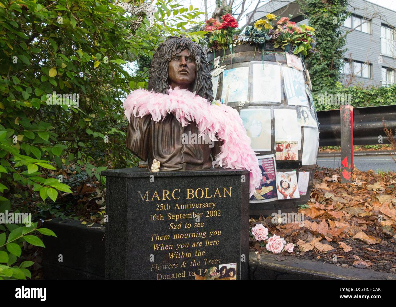 Monumento e santuario a Marc Bolan, Queen's Ride, Barnes Common, Londra, Inghilterra, REGNO UNITO Foto Stock