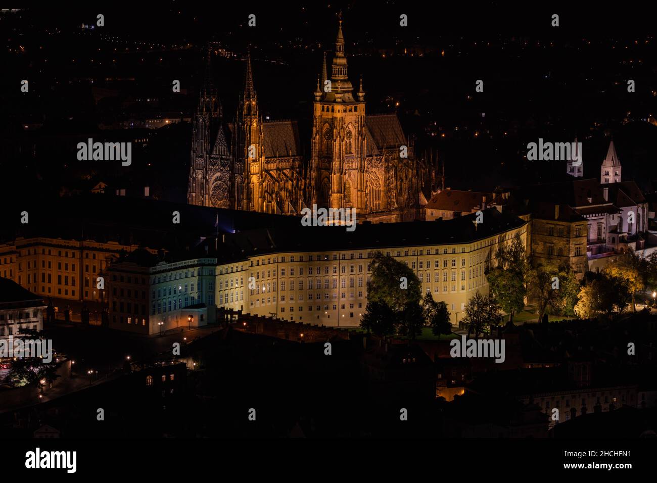Skyline di Praga di notte Foto Stock