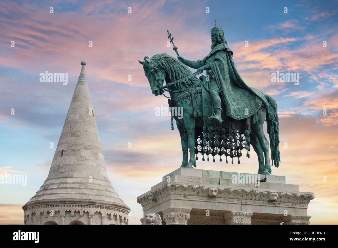 Statua equestre di re Santo Stefano i d'Ungheria, collina del Castello di Buda, Budapest, Ungheria Foto Stock