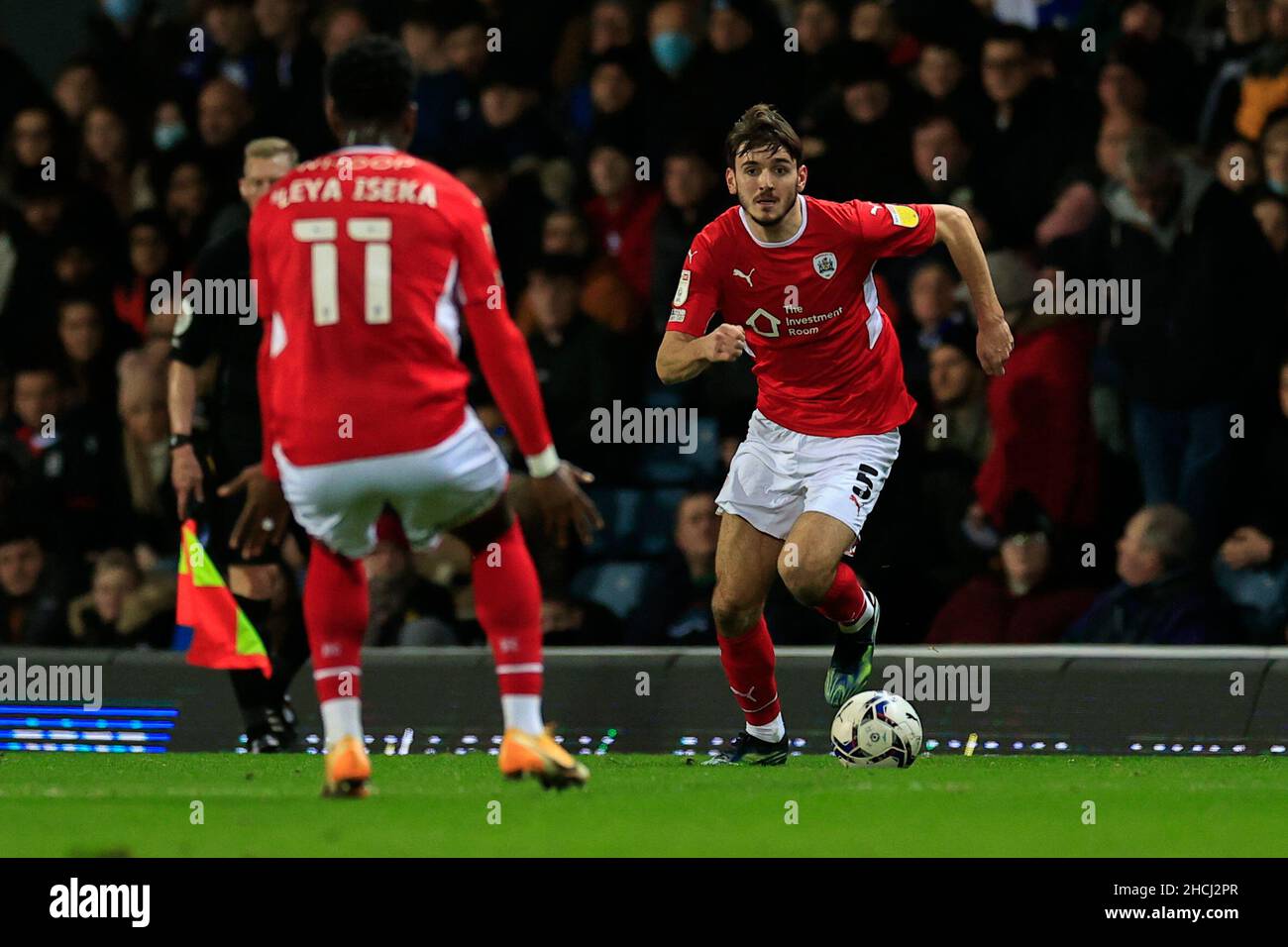 Blackburn, Regno Unito. 29th Dic 2021. Liam Kitching #5 di Barnsley in azione durante la partita a Blackburn, Regno Unito il 12/29/2021. (Foto di Conor Molloy/News Images/Sipa USA) Credit: Sipa USA/Alamy Live News Foto Stock
