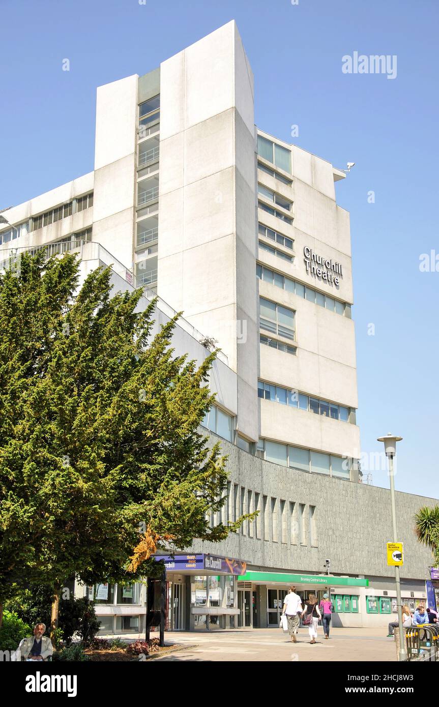Il Churchill Theatre, High Street, Bromley, Il London Borough of Bromley, Greater London, England, Regno Unito Foto Stock
