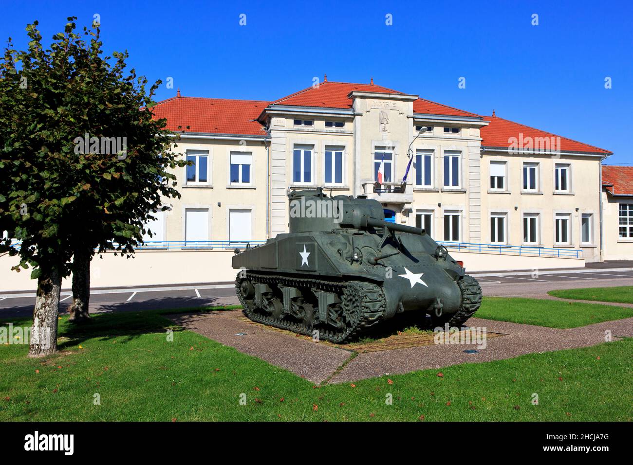 Un carro armato Sherman M4A1 della seconda Guerra Mondiale in mostra a Montfaucon-d'Argonne (Mosa), Francia Foto Stock