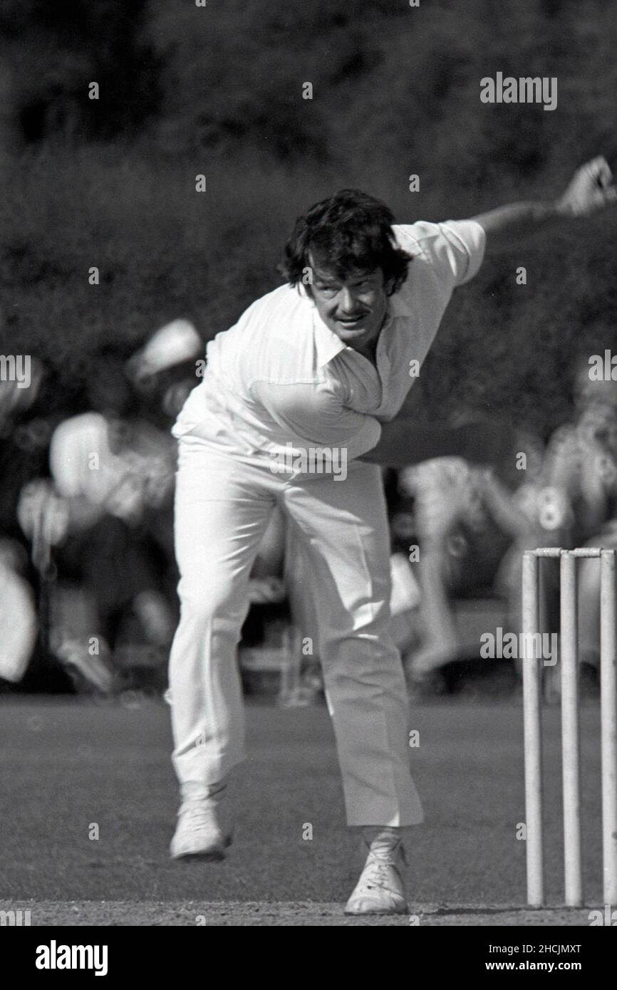 Robin Jackman (Surrey) bowling, Northamptonshire contro Surrey, John Player League, Pound Meadows, Tring, Hertfordshire, Inghilterra 9th luglio 1978 Foto Stock