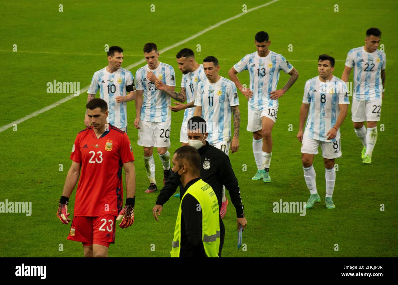 Brasile vs argentina giocando a calcio, la finale America 2021 Foto Stock