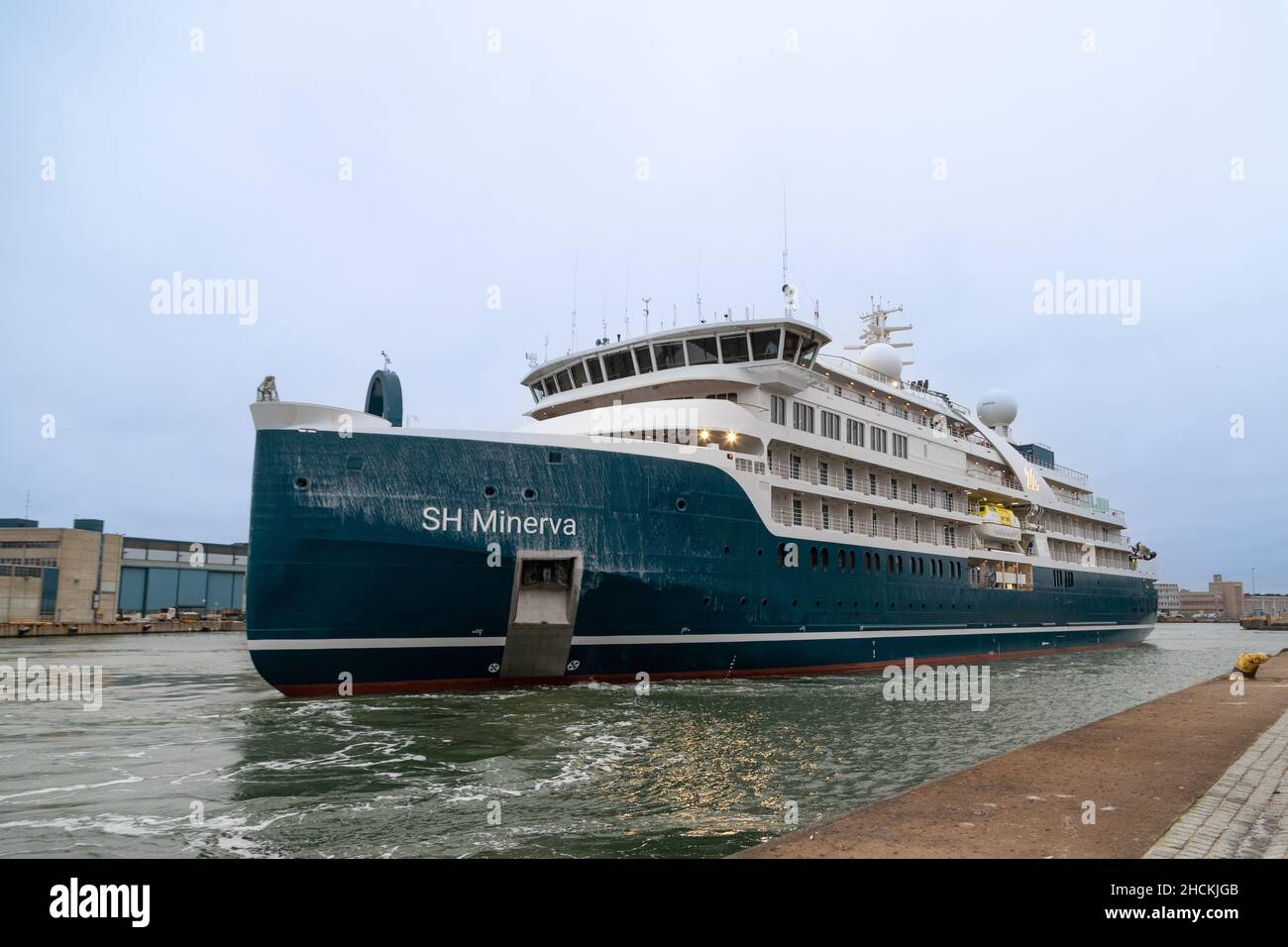 La nuova nave da crociera della spedizione di Swan Hellenic SH Minerva che ritorna al cantiere navale di Helsinki dopo prove in mare. Foto Stock