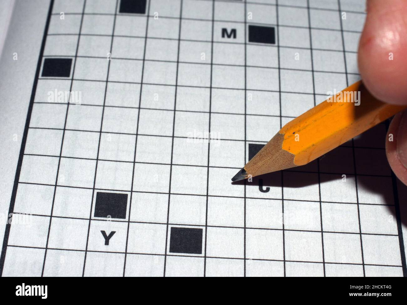 Puzzle di cruciverba sul tavolo Foto Stock