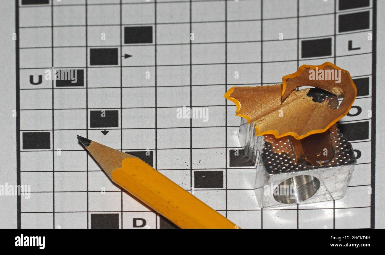 Puzzle di cruciverba sul tavolo Foto Stock