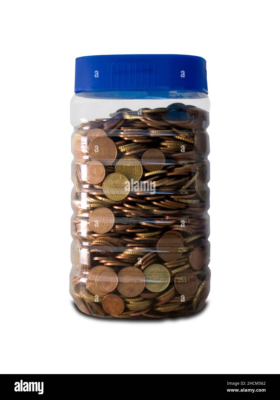 Contenitore trasparente in plastica pieno di monete Foto Stock