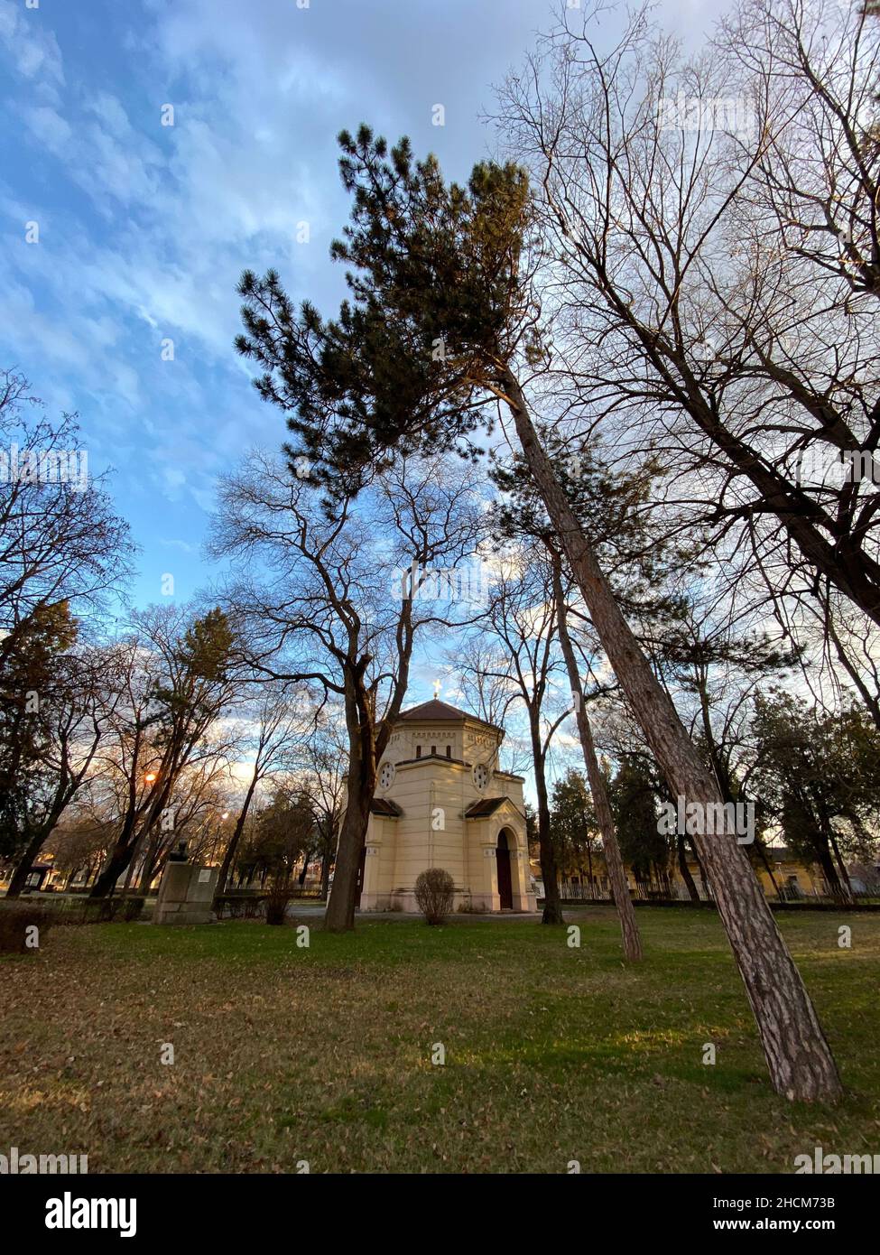 Colpo verticale della Torre del cranio, un museo di storia locale a Nis, Serbia Foto Stock
