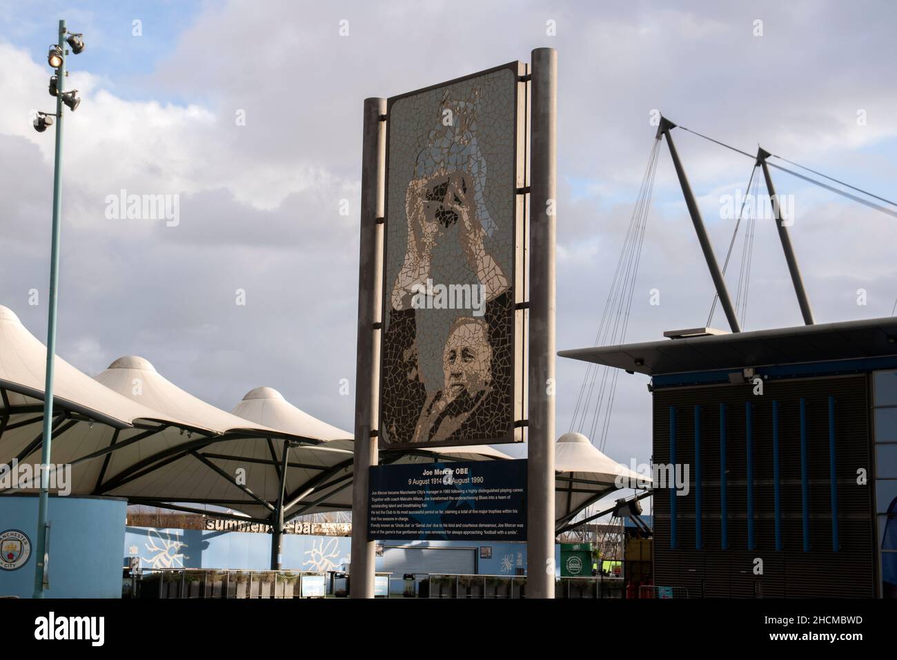 Memorial Billboard Joe Mercer OBE a Manchester Inghilterra 8-12-2019 Foto Stock